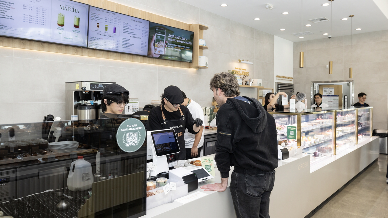 A customer checks out at a Tous Les Jours location in La Habra, California, on Friday. (CJ Foodville)