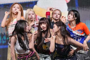 [포토] 아워벌스데이, 미모 몰아주기