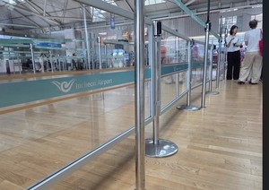 Incheon Airport puts up fence after queue-jumping incidents