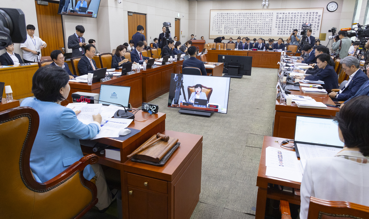 19일 국회에서 법제사법위원회 전체 회의가 열리고 있다. [연합]