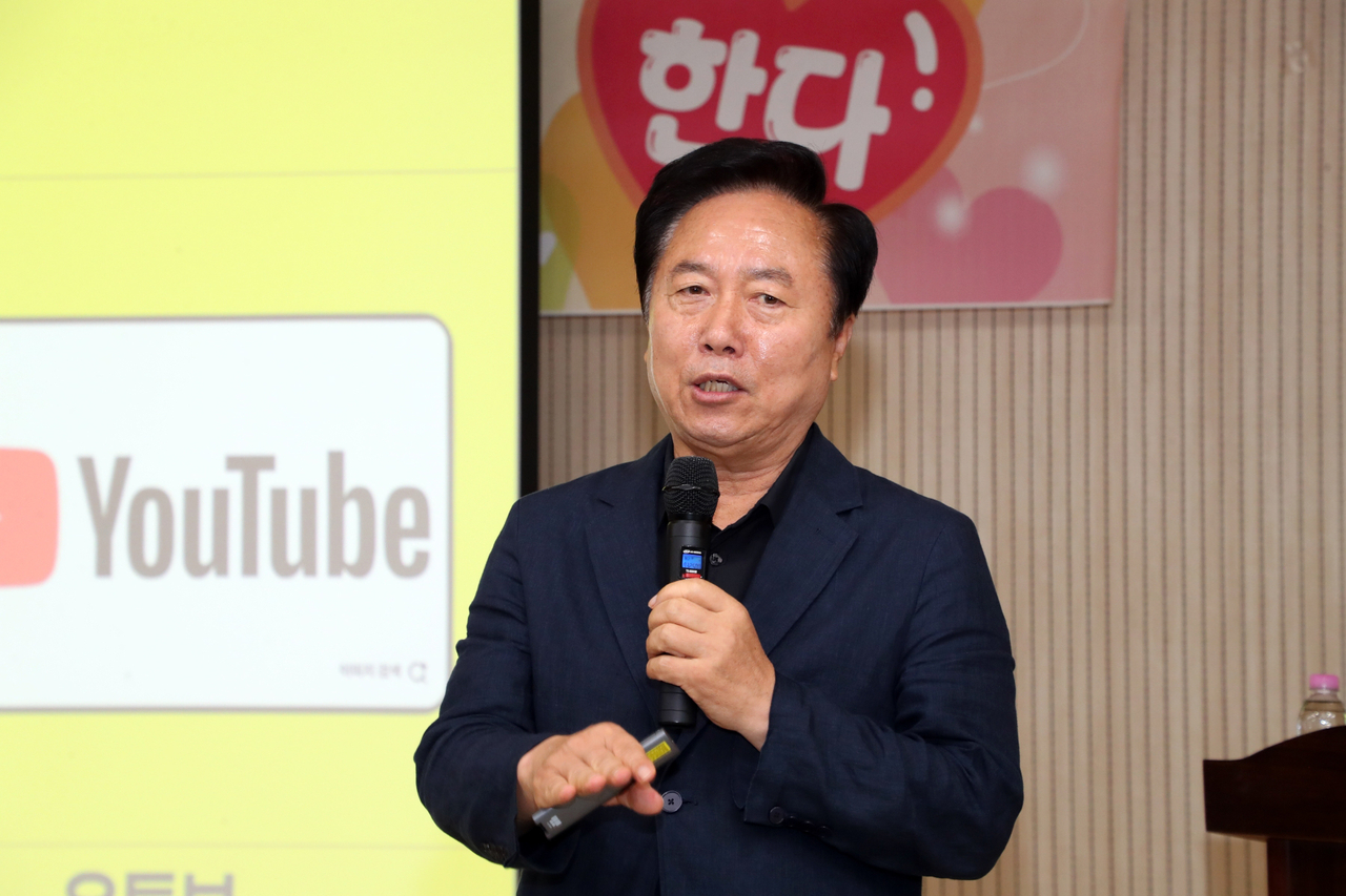 권기창 경북 안동시장은 19일 헤럴드경제와 인터뷰를 통해 “‘안동의 봄날’을 열겠다”며 “민선 9기 4년을 통해 시민들과 함께 미래 100년 성장의 기반을 완성 하겠다”고 말했다.[안동시 제공]
