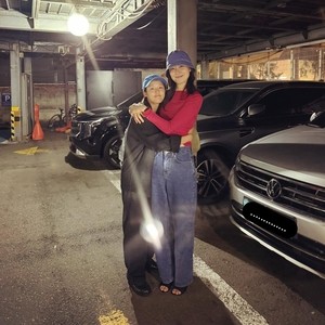 [뮤즈★]공효진, 이연과 인터뷰 끝난 뒤 올리브영 쇼핑..찐자매 케미 “설레는 키 차이”
