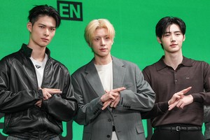 [포토] 니키-제이크-성훈, ‘이번 포인트 안무예요’
