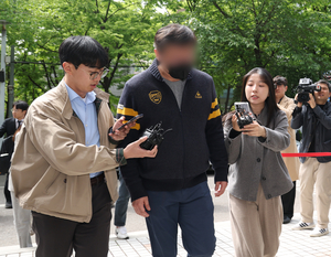 양정원 무혐의에 룸사롱서 수백만원 술접대…밥먹듯이 사건 묻고 금품 수수, 강남서 수사팀장 구속기소 [세상&]
