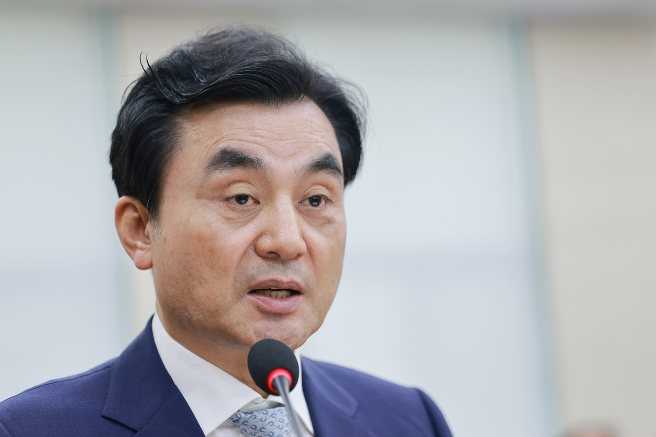South Korea's Ahn Gyu-back estimates North Korea has 80-120 nuclear weapons, rejecting Trump's claim of 57.
