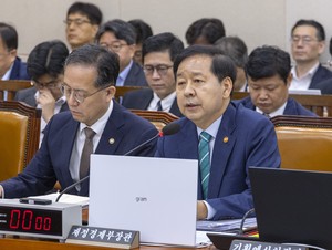 구윤철 “불가피한 비거주 사유, 국민 불편 없도록 할 것”
