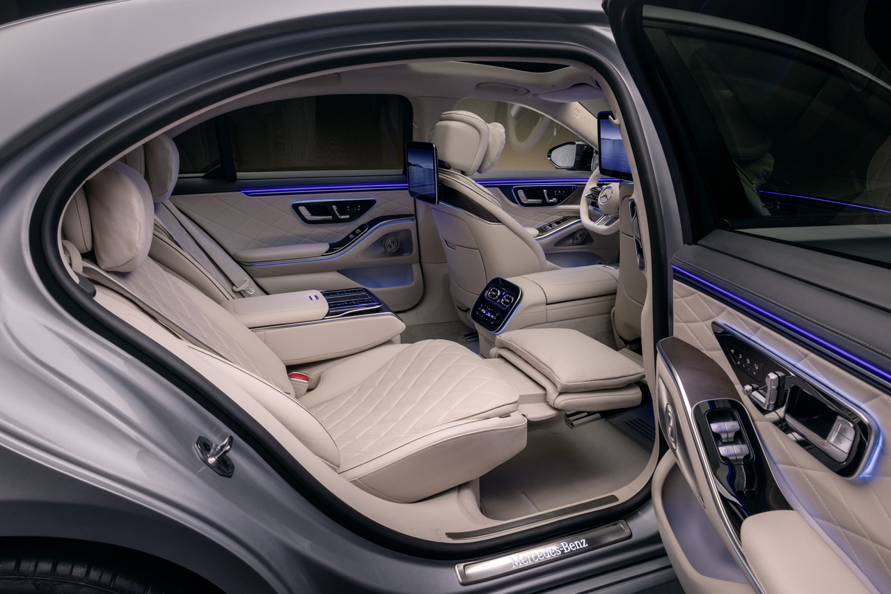 Mercedes-Benz The New S-Class sedan (Mercedes-Benz)