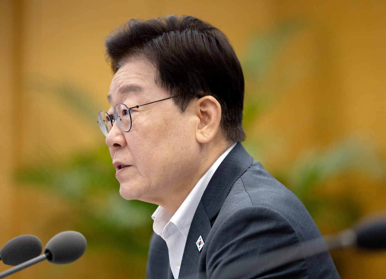 President Lee Jae Myung attends the first Anti-Corruption Policy Council meeting of his administration at Cheong Wa Dae in Seoul on Friday. (Yonhap)