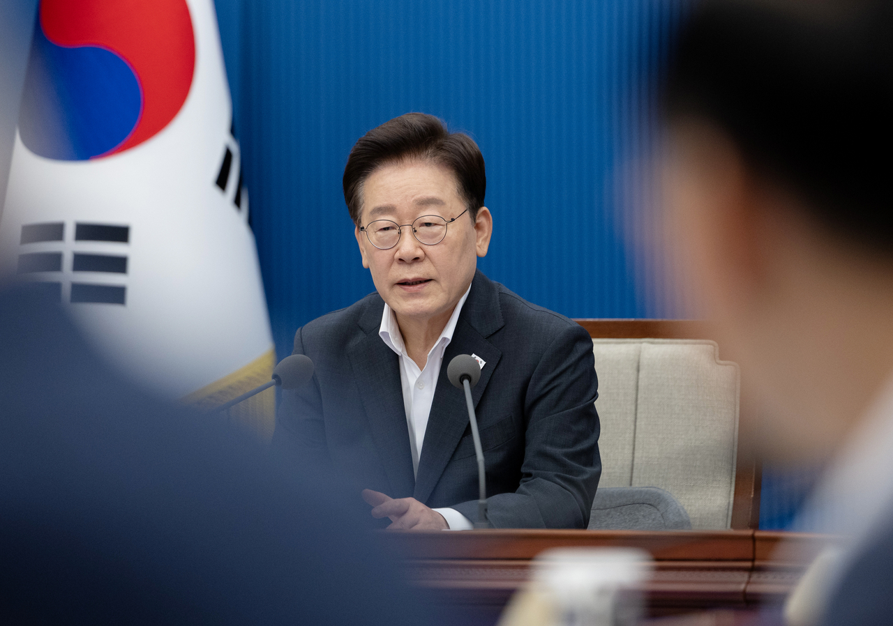 President Lee Jae Myung attends the first meeting under his administration to discuss pan-government efforts to root out corruption, including corruption involving government contracts and former government officials, at the presidential office Cheong Wa Dae in Seoul on Friday. (Yonhap)