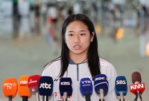 부상 털고 돌아온 안세영, 세계선수권 4강…2번째 우승 정조준