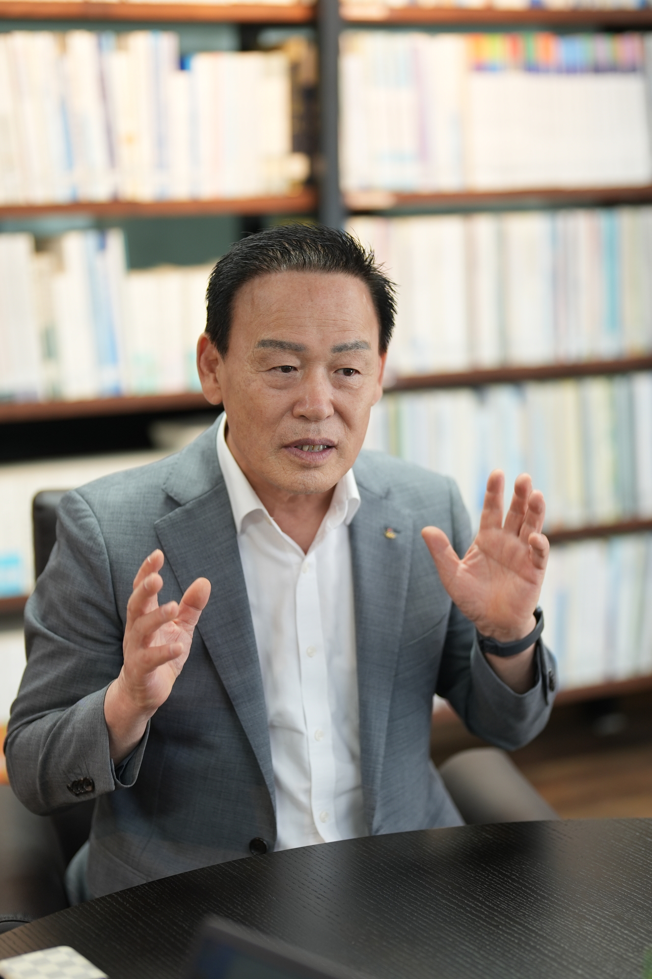 이 회장이 전문체육과 생활체육의 선순환 구조를 구축하고, 종목단체회장협의회를 현장 중심의 정책협의체로 발전시키겠다고 설명하고 있다. 양정원 기자