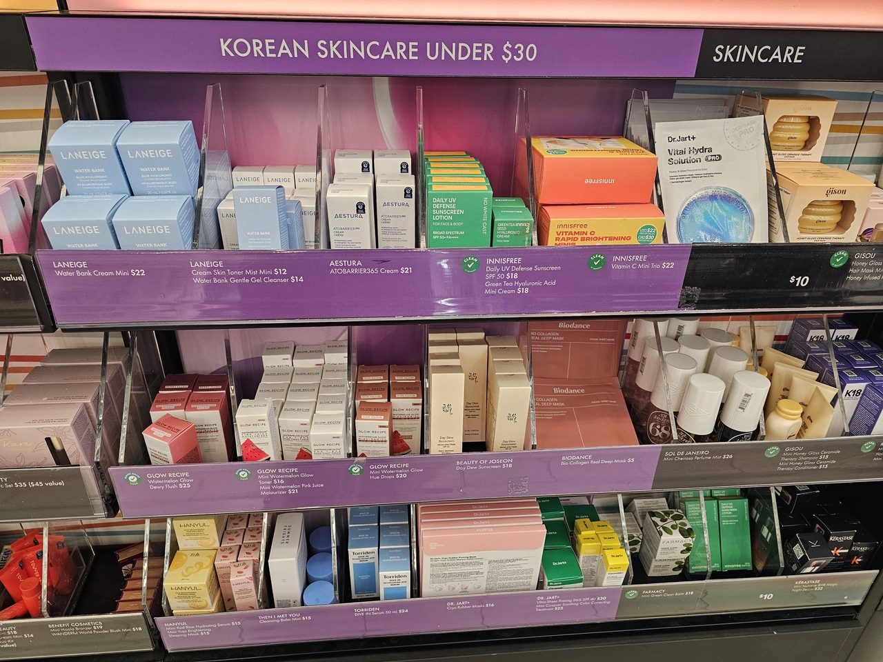 Sephora at The Grove mall in Los Angeles. (Choi Eun-ji/The Korea Herald)