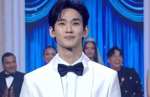 Screengrab of Kim Soo-hyun appearing on Indonesian private broadcaster RCTI’s 37th anniversary live show, “Mahakarya RCTI 37,” on Sunday. (RCTI’s Instagram@officialrcti)