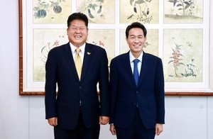 정당 달라도, 상호가 상호했다..이상호 태백시장 건의에, 우상호 도지사 “원활 추진 긍정 검토” 화답[함영훈의 멋·맛·쉼]
