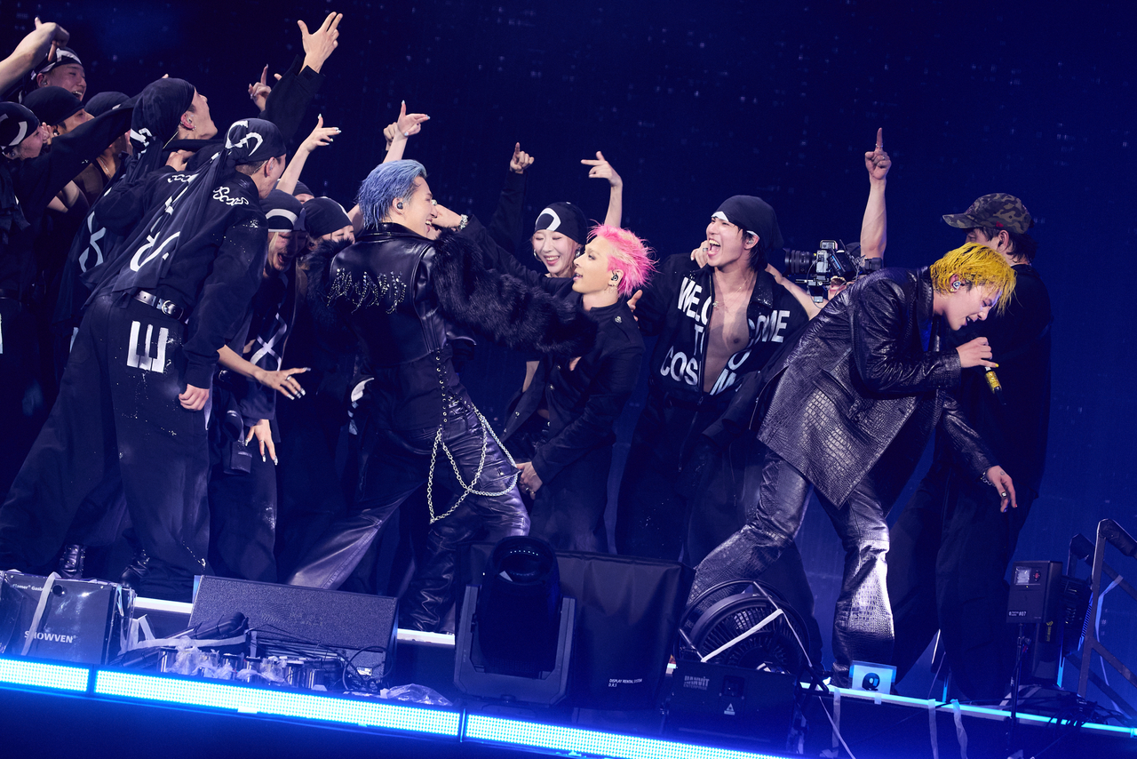 Big Bang performs during “XX: Cosmos,” held at Goyang Stadium in Goyang, Gyeonggi Province, Sunday. (YG Entertainment)
