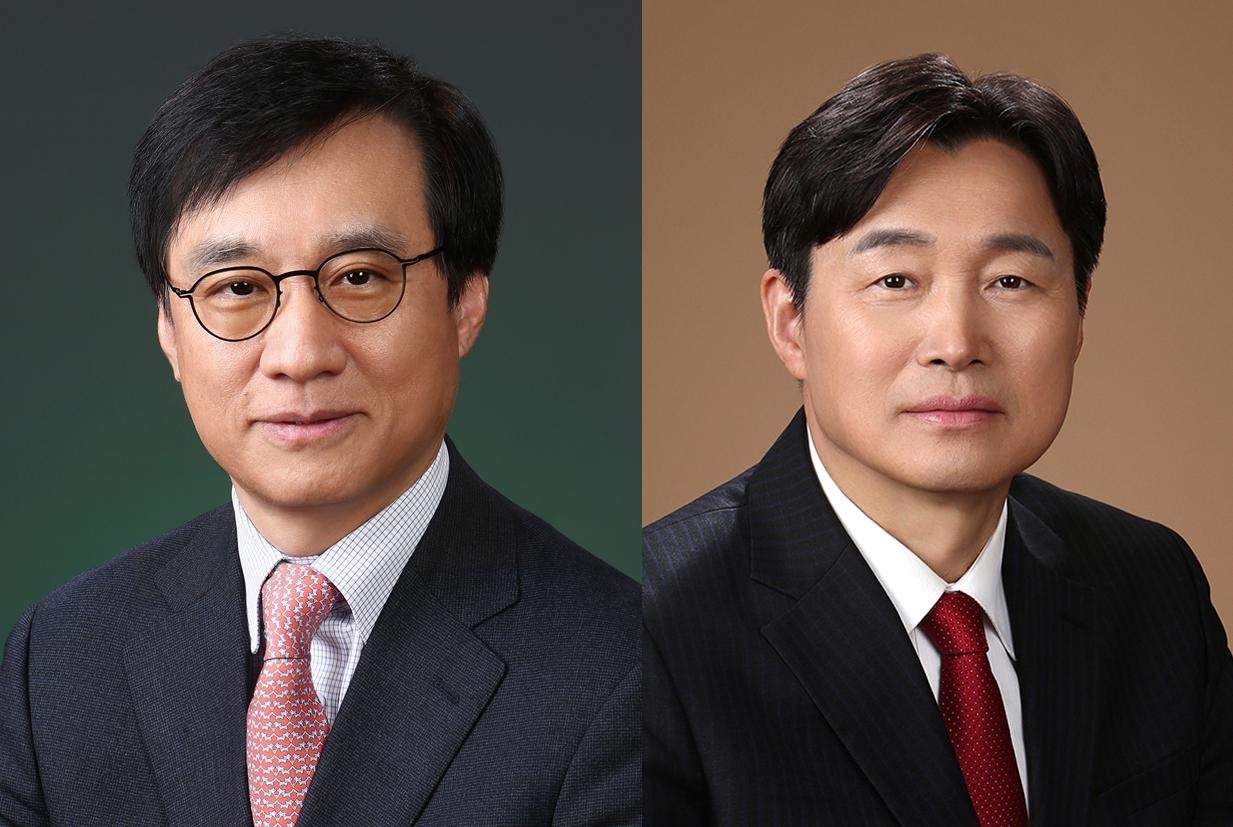 Kim Cheol-ju (left), chairman of the Life Insurance Social Contribution Committee, and Lee Byeong-rae, chairman of the Non-Life Insurance Social Contribution Council [Life and Non-Life Insurance Associations]