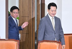 [헤럴드pic] 최고위 참석하는 장동혁 대표-정점식 원내대표