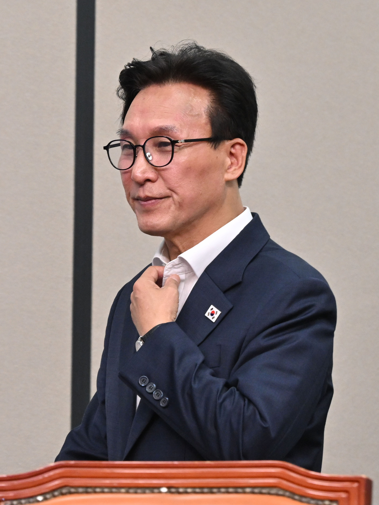 김민석 더불어민주당 대표가 24일 오전 서울 여의도 국회에서 열린 최고위원회의에 참석하고 있다. 임세준 기자