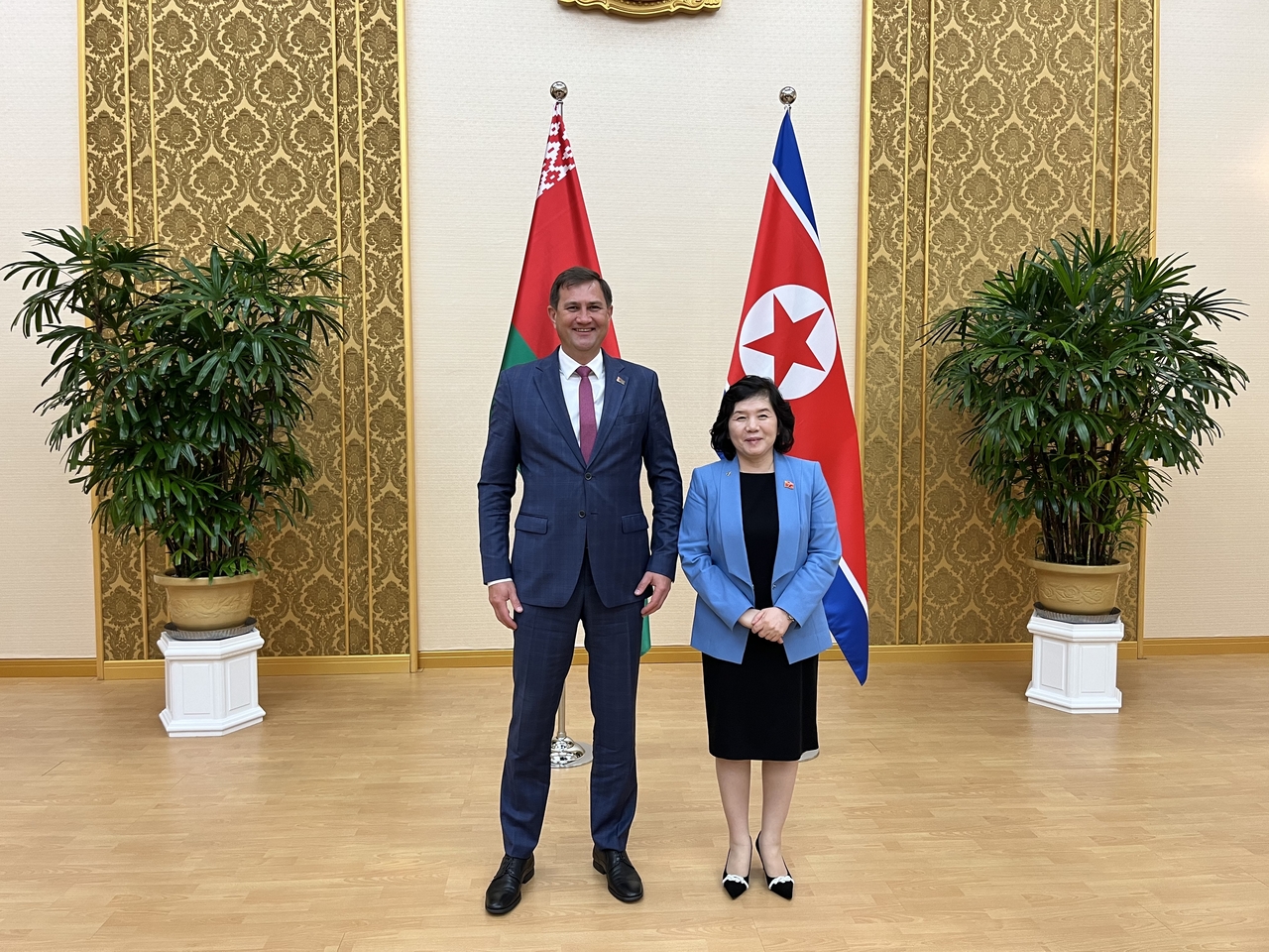Belarusian Foreign Minister Maxim Ryzhenkov and North Korean Foreign Minister Choe Son-hui pose for a photograph at a meeting held in Pyongyang in July 2024. (Ministry of Foreign Affairs of Belarus website)