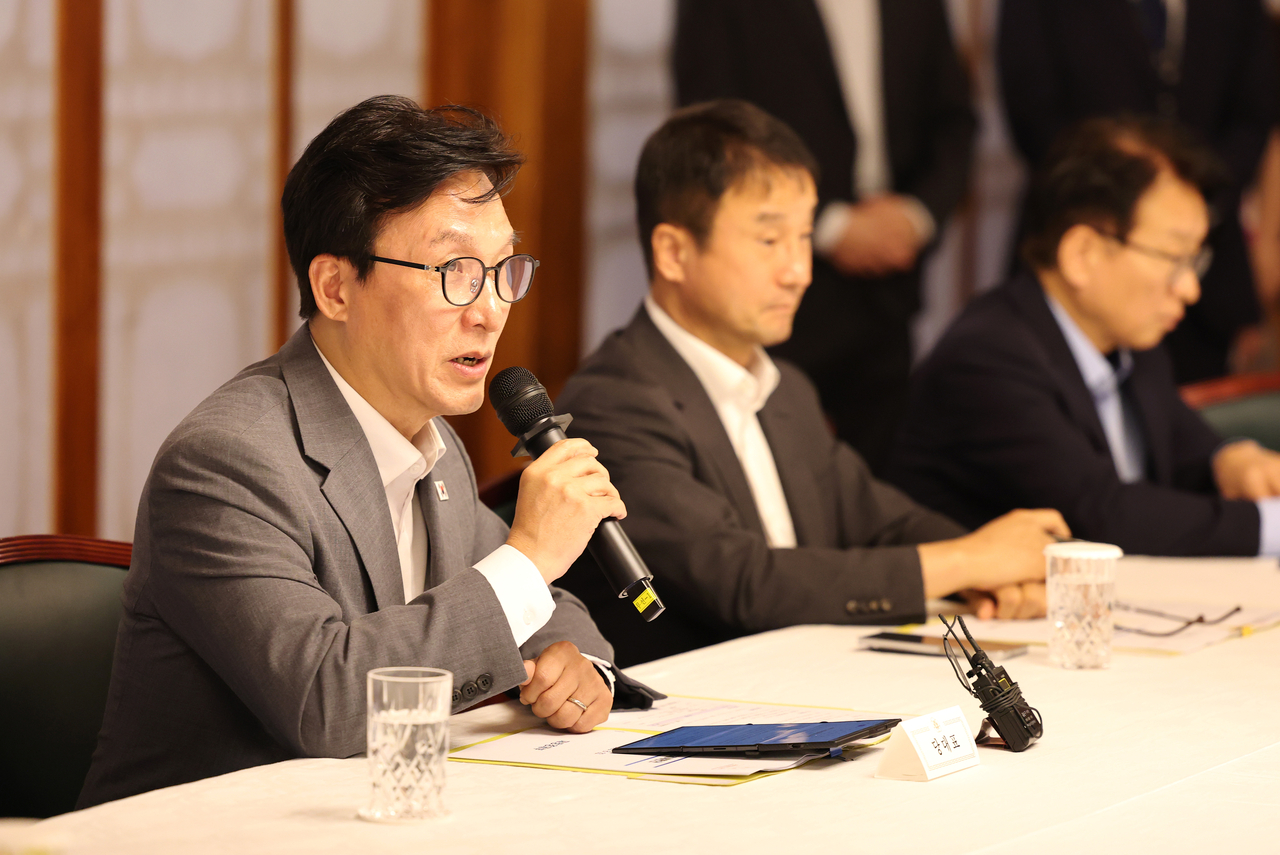 김민석 더불어민주당 대표가 지난 23일 서울 종로구 삼청동 총리공관에서 열린 고위당정협의회에 참석해 발언하고 있다. [연합]