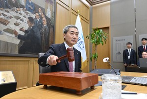 ‘올리나, 쉬어가나’…27일 한은 금리 결정, 물가·성장은 인상에 무게 [머니뭐니]