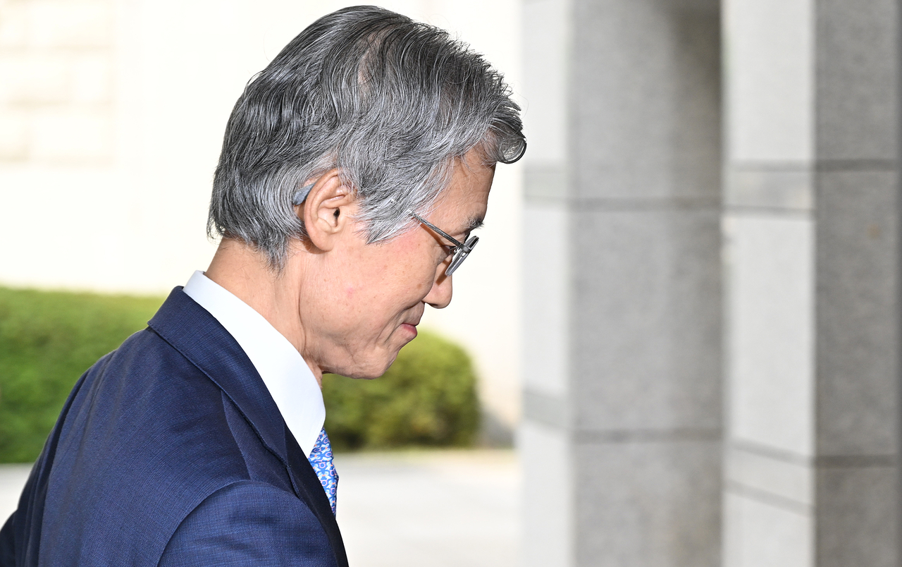 조희대 대법원장이 지난 19일 오전 서울 서초구 대법원으로 출근하는 모습. 임세준 기자
