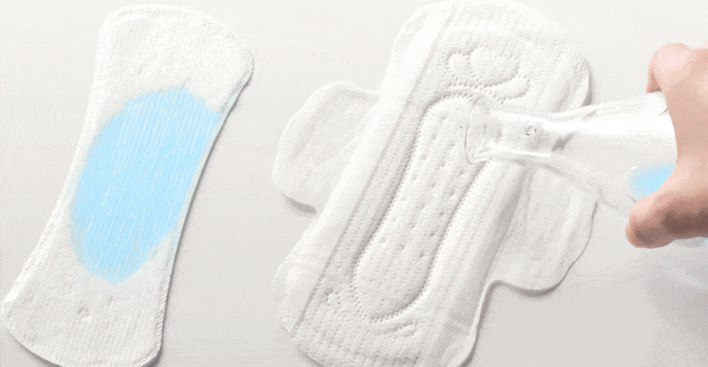 A comparison of water absorption performance between a sanitary pad (left) and Depend, Yuhan-Kimberly's incontinence product. [Yuhan-Kimberly]