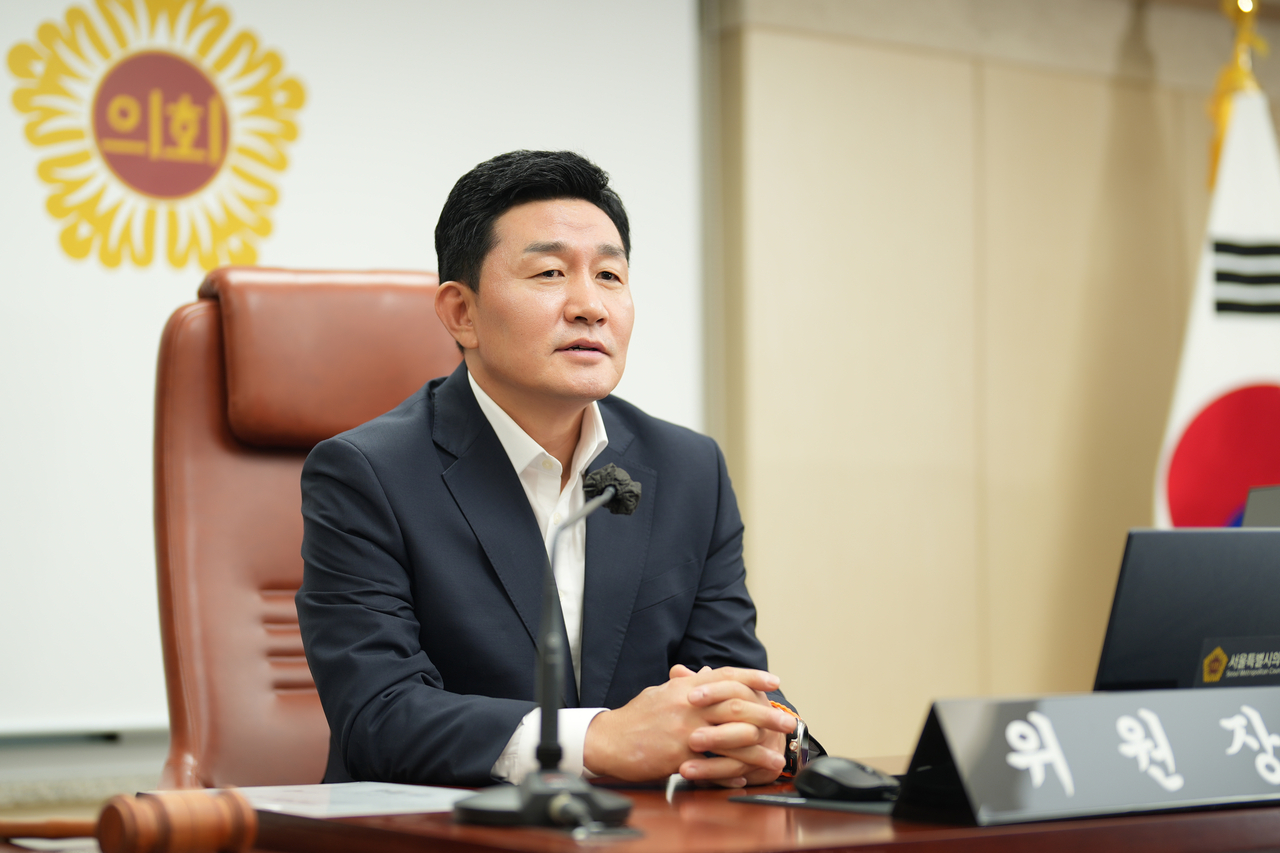 황 위원장이 25일 헤럴드경제와의 인터뷰에서 생활체육과 전문체육의 연계 및 성수 지역 문화관광 발전 방향에 대해 이야기하고 있다. 양정원 기자