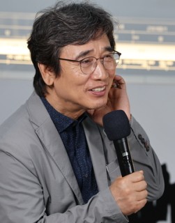유시민 ‘李대통령 왕정·귀족정 발언’ 與일파만파…박홍근 “우물에 침 뱉지 말라” [이런정치]