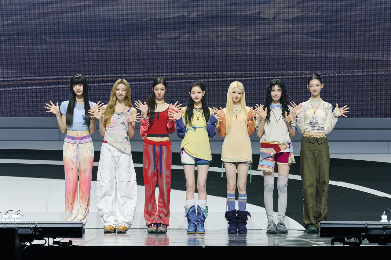 Tuide poses during the girl group's debut showcase for its first EP, "Tune & Play," in Gwangjin-gu, Seoul, Monday. (ABD)