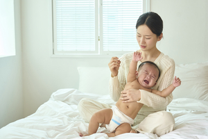 아기 아토피 원인은 장 속 세균?…임신 중 엄마의 장 상태 따라 갈렸다 [후암동 논문 연구소]