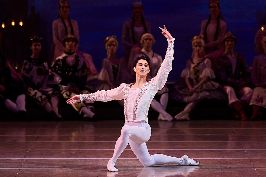 Jeon Min-chul performs in Mariinsky Ballet's "The Nutcracker." (Mariinsky Ballet)
