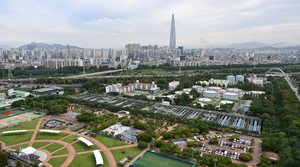 ‘용산 대신 강남 1.3만호’ 탄천 가보니 “입지 좋지만, 악취 해결해야” [르포] [부동산360]