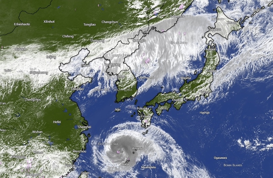 An aerial satellite view from weather platform Windy captures Typhoon Saudel, the season's 18th typhoon, south of the Korean Peninsula on Aug. 26. (Screen capture from Windy)