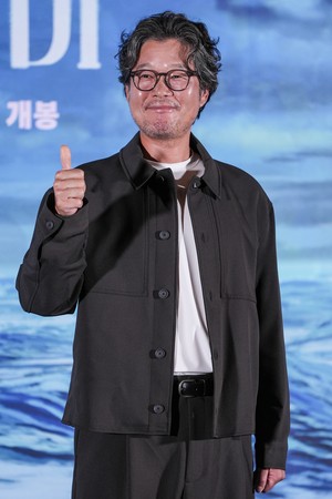 [포토] 유재명, 여유 넘치는 스마일