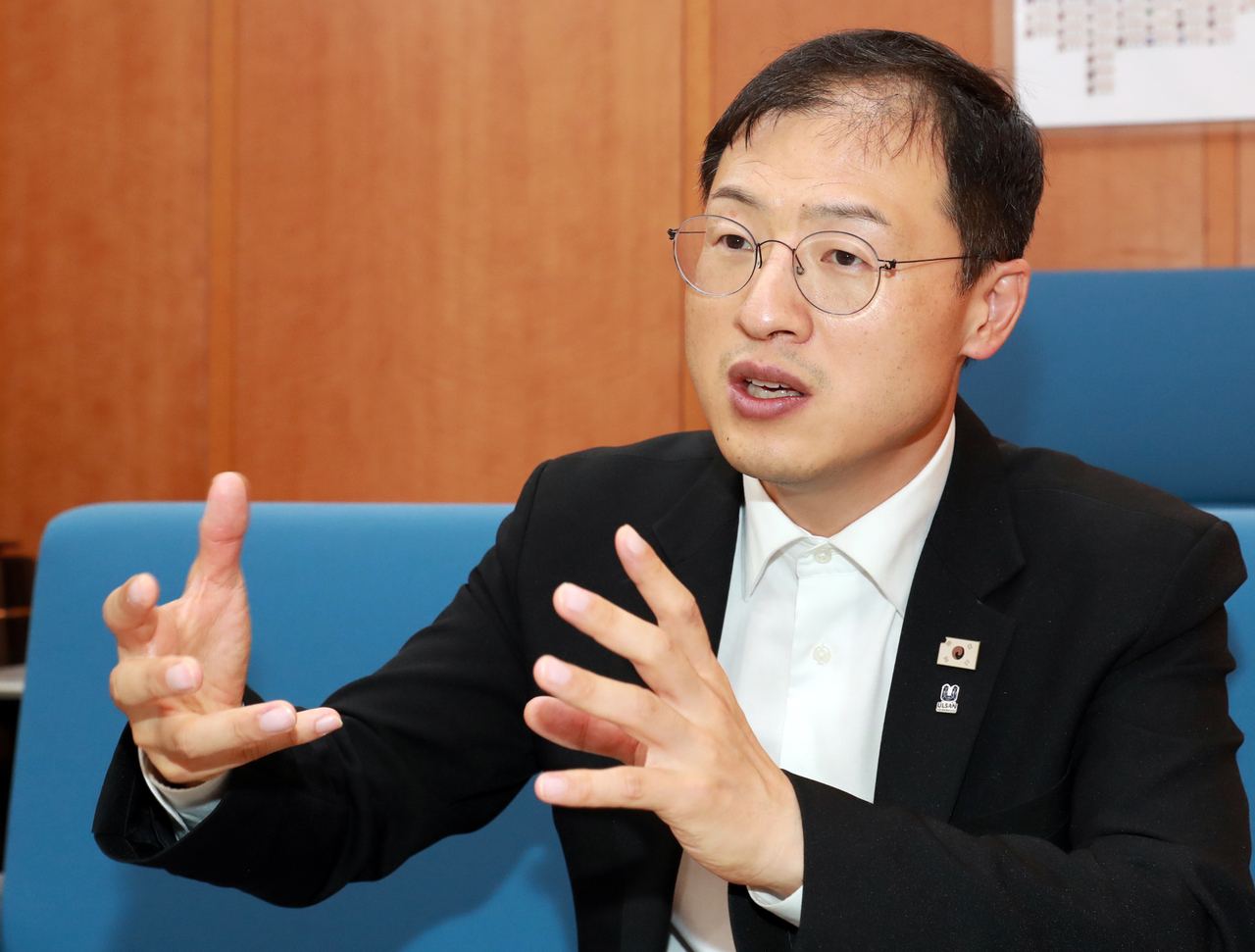 김상욱 울산시장은 14일 헤럴드경제와 인터뷰에서 “늘 시민 목소리에 귀 기울여 시민의 이익을 극대화하는 시정을 펼치겠다”고 강조했다.  [울산시 제공]