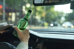 경찰간부가 만취 음주운전으로 골목길 차량 8대 들이받아…벌금 1000만원 확정 [세상&]