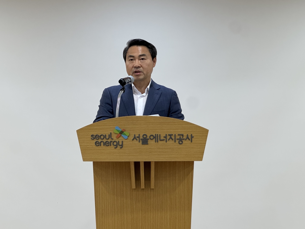 황보연 서울에너지공사 사장이  전 임직원을 대상으로 ‘도시가스요금 급등에 따른 비상경영 추진 설명회’를 개최, 최근 국제 에너지시장과 연료비 변동에 따른 하반기 경영상황과 대응방향을 공유하며 전사적 비상경영 체제 가동을 선언했다.