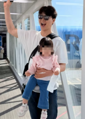Comedian Park Soo-hong apologizes after his family causes flight delay