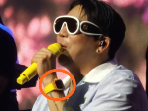 [뮤즈이슈] MC몽, ‘아파트 한 채 값’ 억소리 나는 시계 차고 무대 오르자 싸늘한 반응 “역시 연예인 걱정은…”