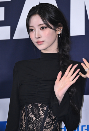 [포토]미야오 안나, 눈길을 사로잡는 시스루