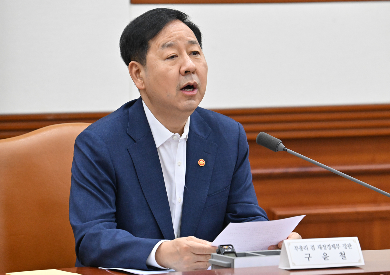 구윤철 부총리 겸 재정경제부 장관이 27일 오전 서울 종로구 정부서울청사에서 열린 대외경제장관회의에서 모두발언을 하고 있다. [임세준 기자]