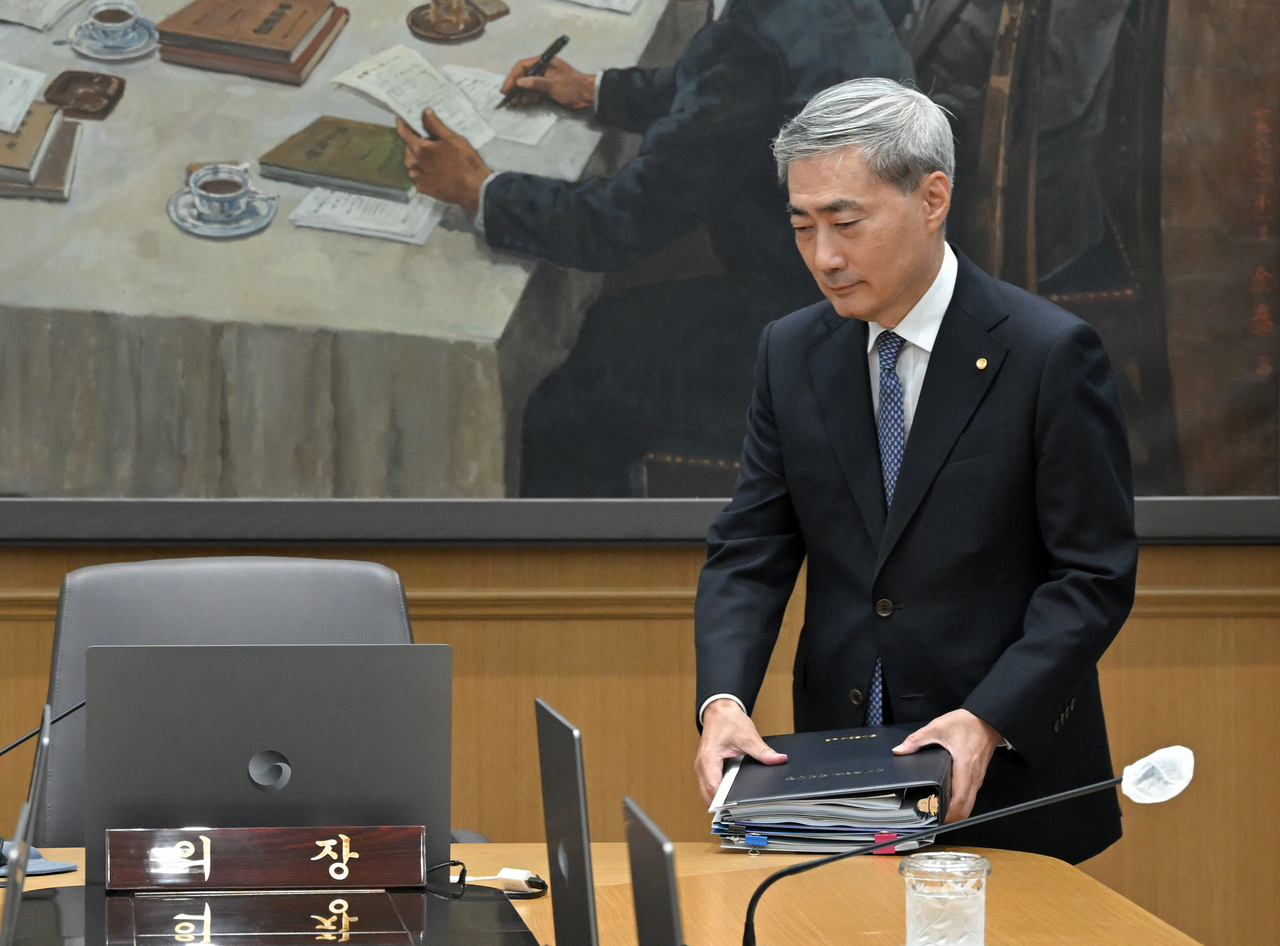 신현송 한국은행 총재가 27일 서울 중구 한국은행에서 열린 금융통화위원회 본회의에 참석하고 있다. [연합]
