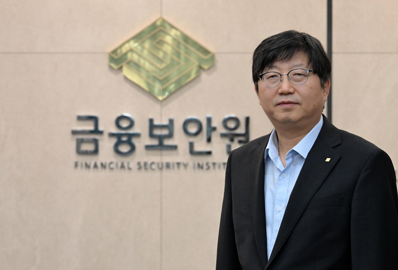 박상원 금융보안원 원장이 지난해 12월 24일 오후 서울 여의도 금융보안원 서울 사무소에서 헤럴드경제와 인터뷰에 앞서 포즈를 취하고 있다. 이상섭 기자