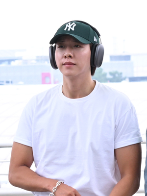 [포토]씨엔블루 이정신 ‘어떤 노래를 듣고 있나?’