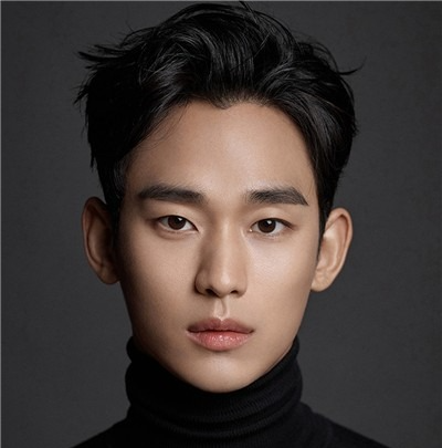 This photo shows actor Kim Soo-hyun. (Gold Medalist)