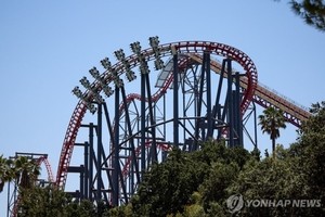 롤러코스터 타다 2명 뇌출혈, 어떻게 생겼길래…‘공포의 놀이기구’ 운행 중단