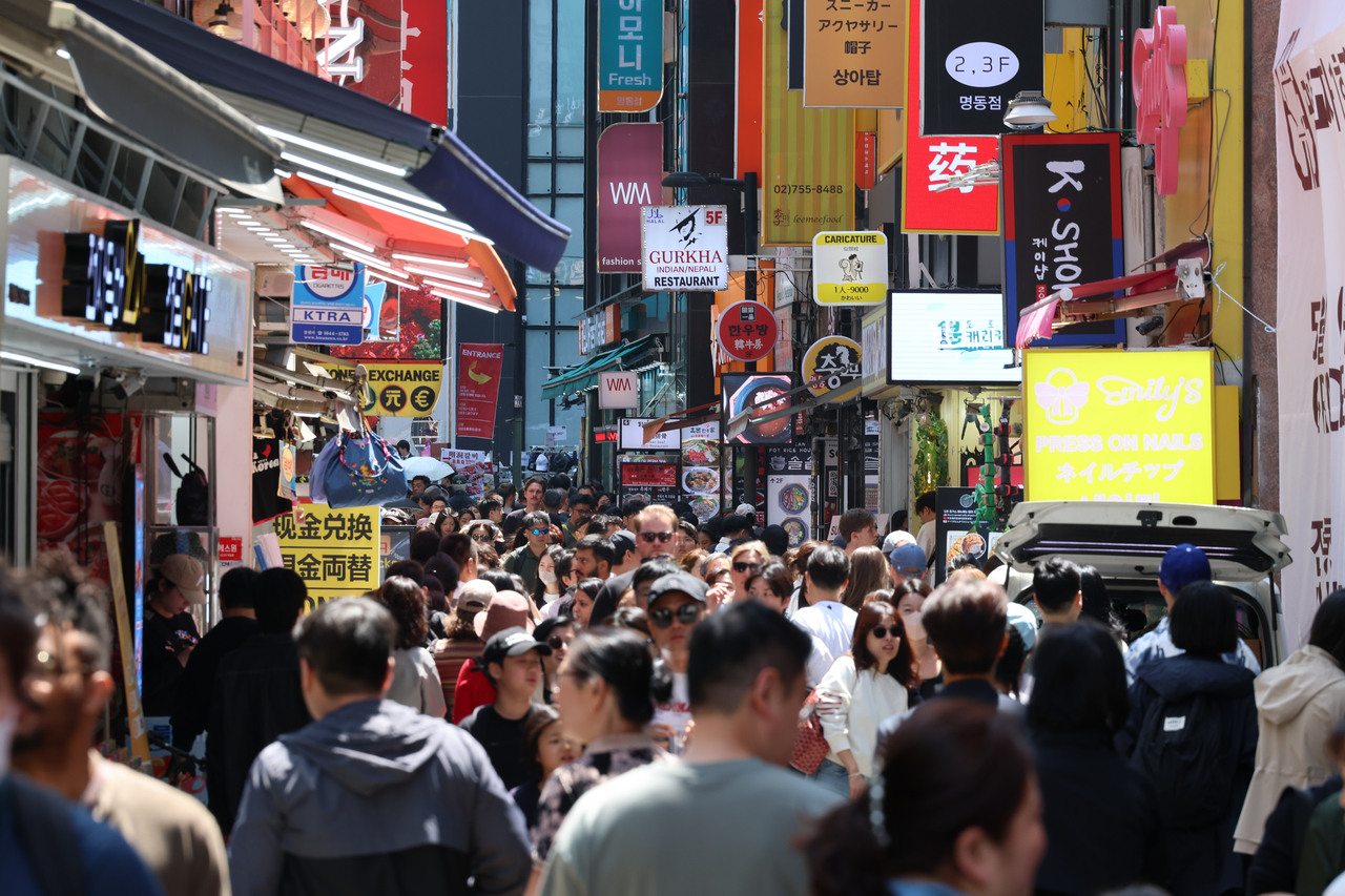 A street scene in Myeong-dong, Jung-gu, Seoul [Yonhap]