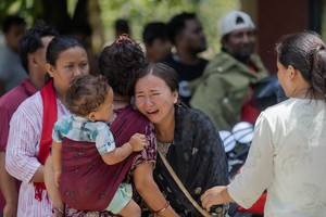 9 of 10 isolated South Koreans moved to safety after devastating Nepal floods