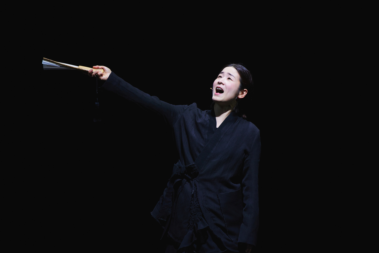 Lee Ja-ram performs in the 2025 premiere of “Snow, Snow, Snow.” (LG Arts Center, Studio AL)